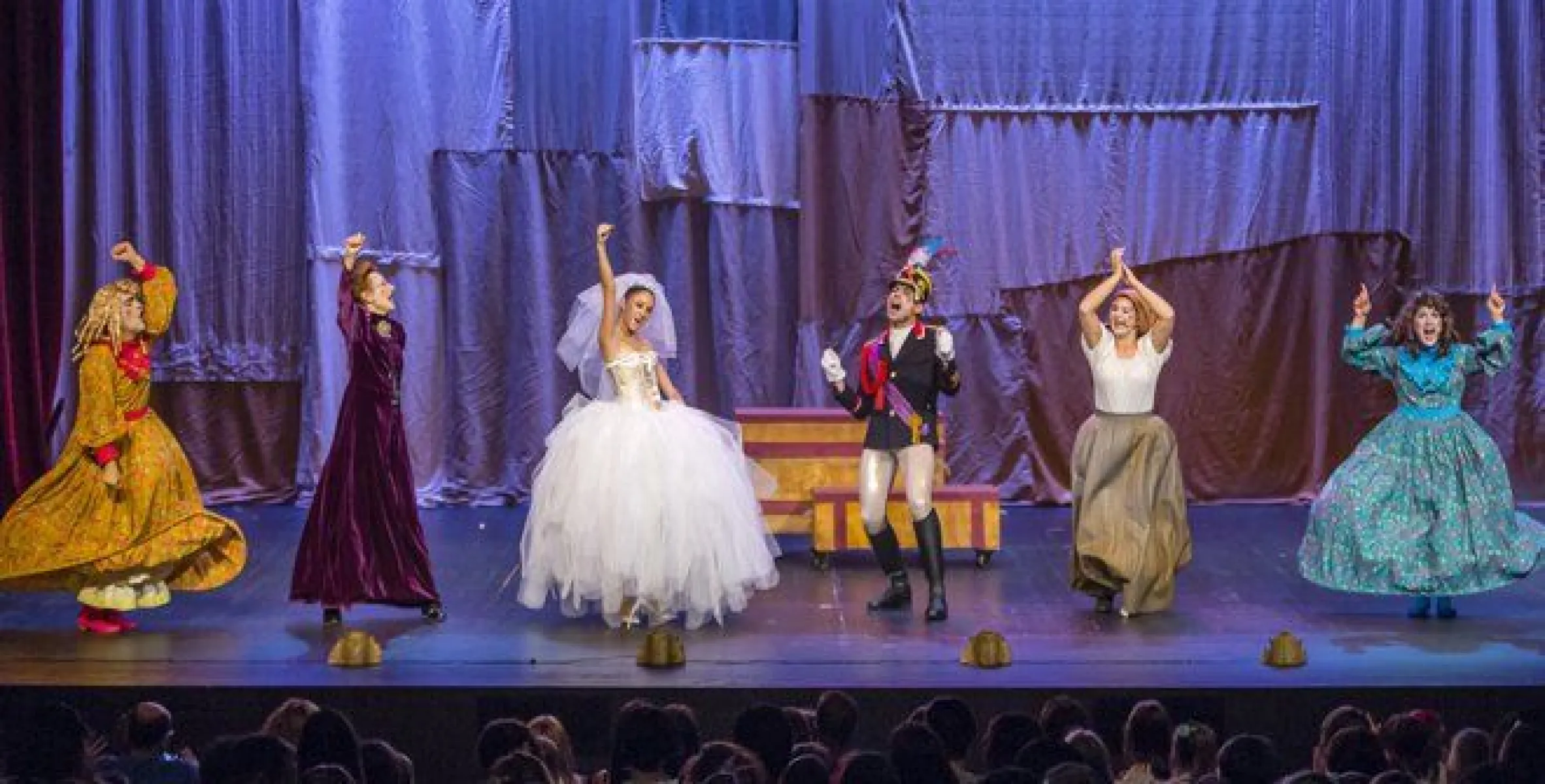 Imagen destacada de Cenicienta, la mayor historia jamás contada (2011)