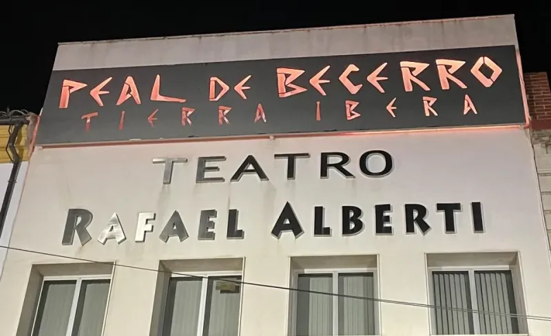 Teatro Rafael Alberti en Peal de Becerro