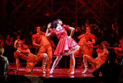 El Teatre Coliseum se transformará en el mítico Kit Kat Klub para acoger 'Cabaret' en febrero de 2027