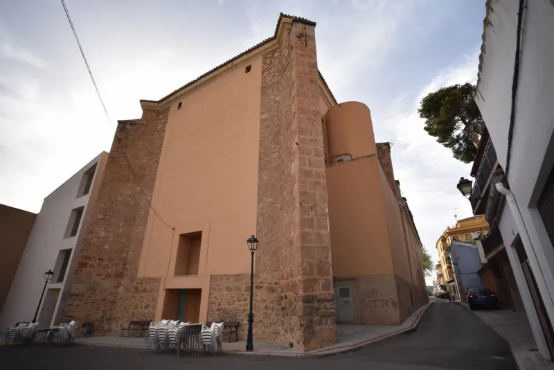 Auditorio Municipal Mencía De Mendoza en Ayora