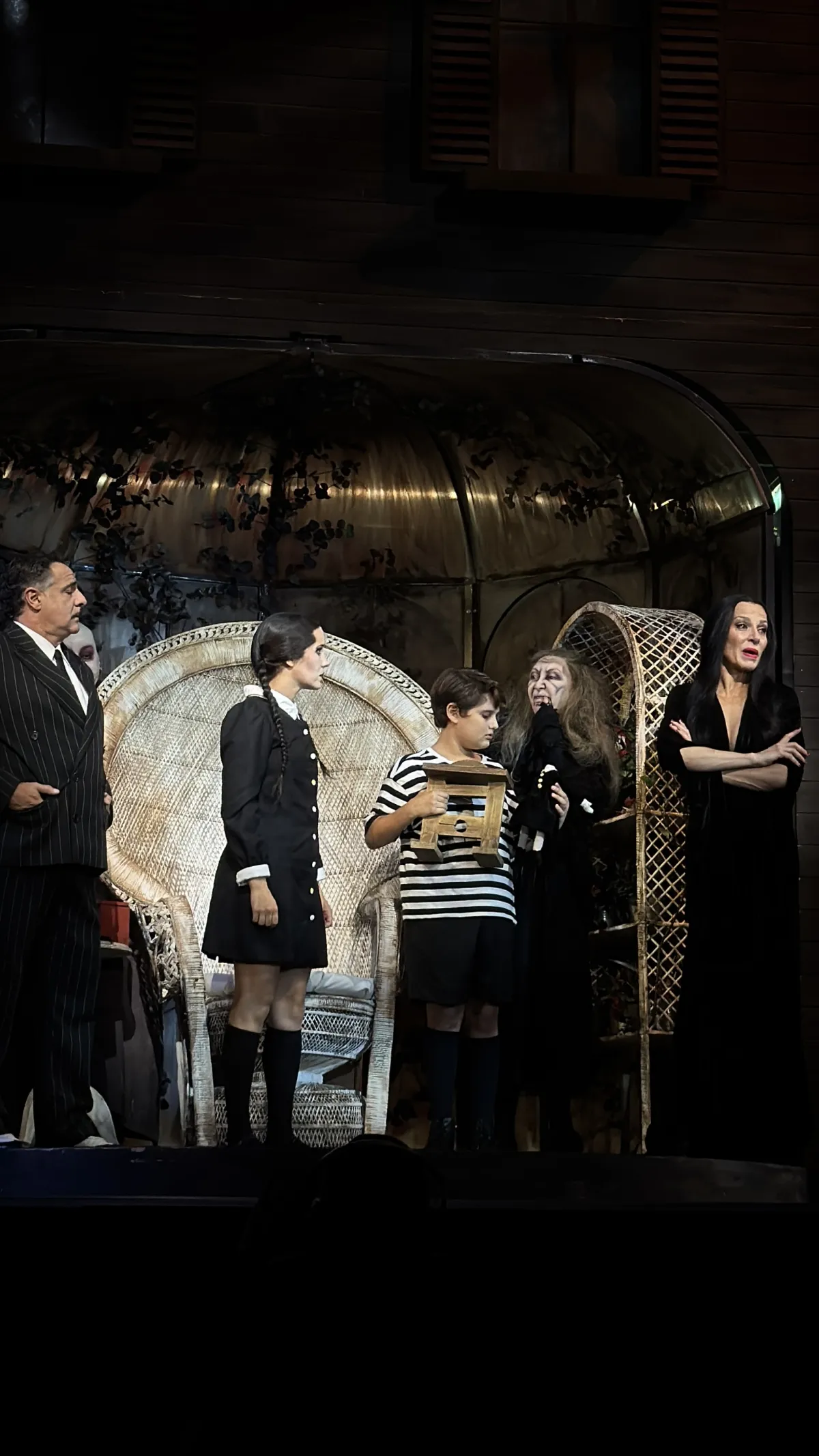 Asistimos al regreso de «La familia Addams»: vídeos de «Cuando eres Addams» y «Por esta vez»