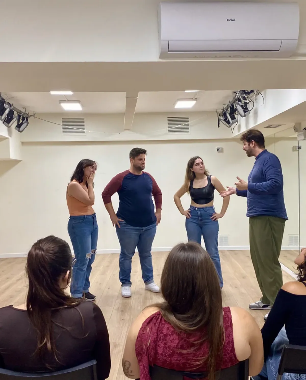 Acting Escuela de Artes Escénicas