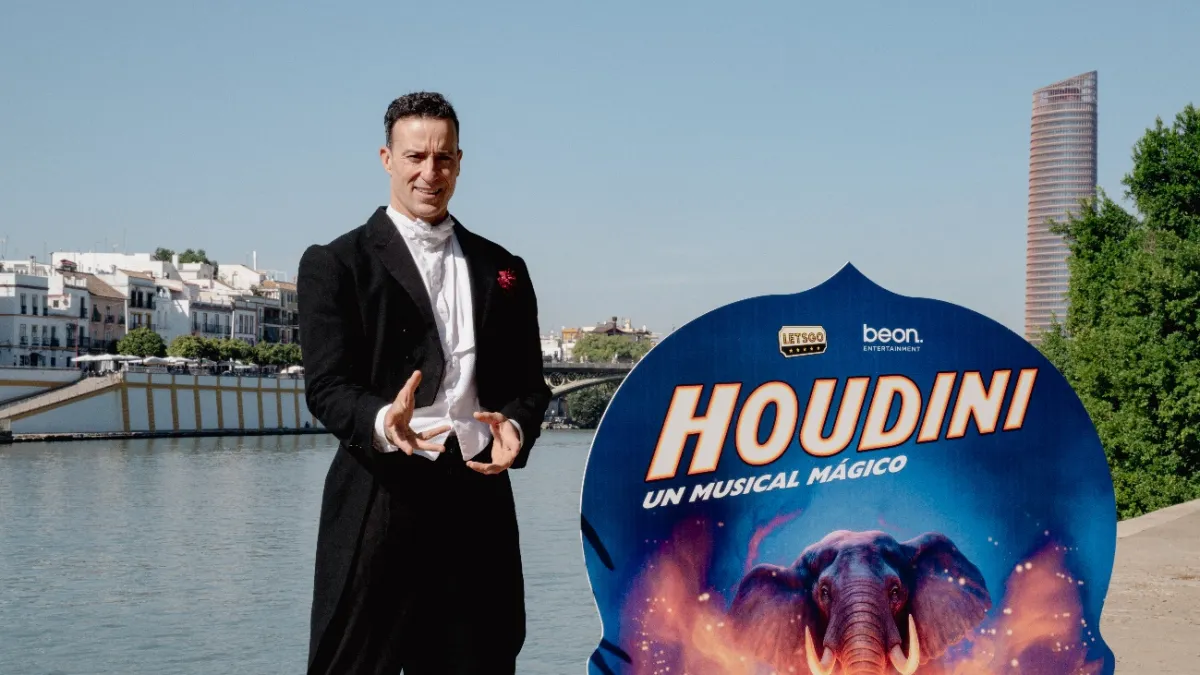 Pablo Puyol trae el ilusionismo de gran formato a Andalucía con ‘Houdini, un musical mágico’