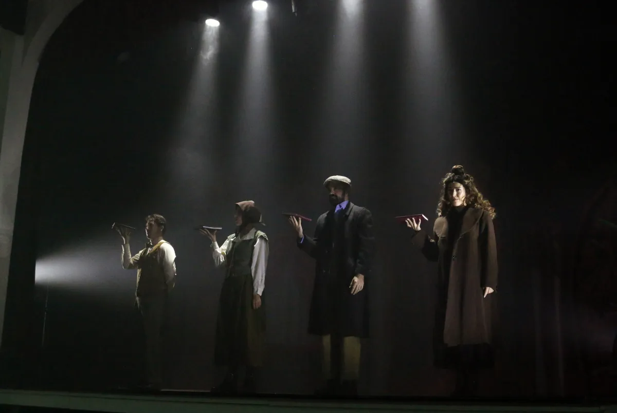 «Drácula, una comedia terrorífica» aterriza en el Rooftop Lírico del Teatro Calderón: estuvimos en su presentación y pase gráfico