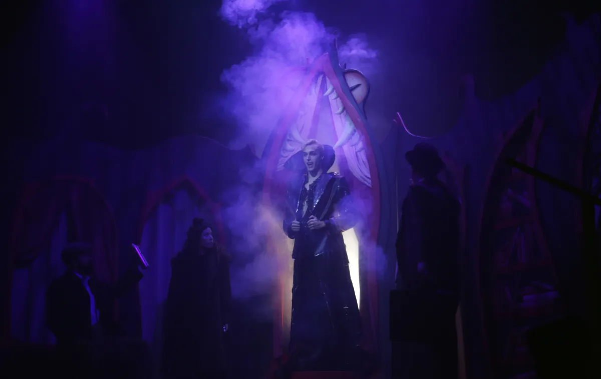 «Drácula, una comedia terrorífica» aterriza en el Rooftop Lírico del Teatro Calderón: estuvimos en su presentación y pase gráfico