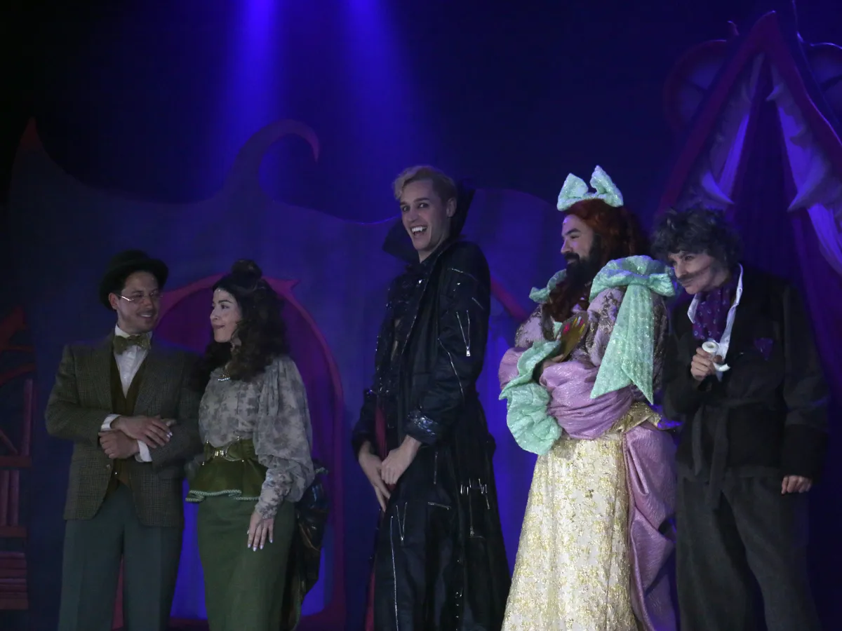 «Drácula, una comedia terrorífica» aterriza en el Rooftop Lírico del Teatro Calderón: estuvimos en su presentación y pase gráfico