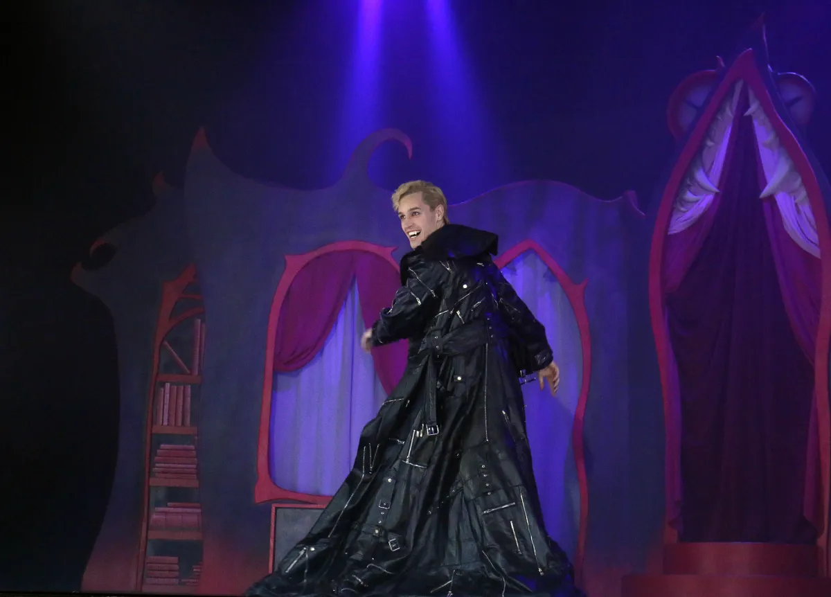 «Drácula, una comedia terrorífica» aterriza en el Rooftop Lírico del Teatro Calderón: estuvimos en su presentación y pase gráfico