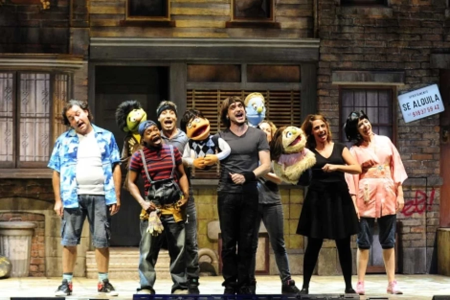 Imagen del musical Avenue Q (2010)