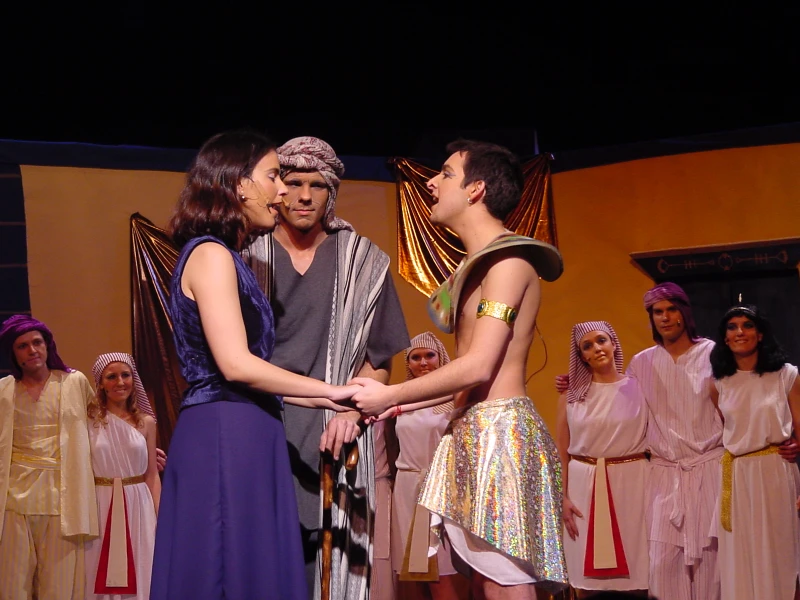 Imagen del musical José y el asombroso manto multicolor (2002)