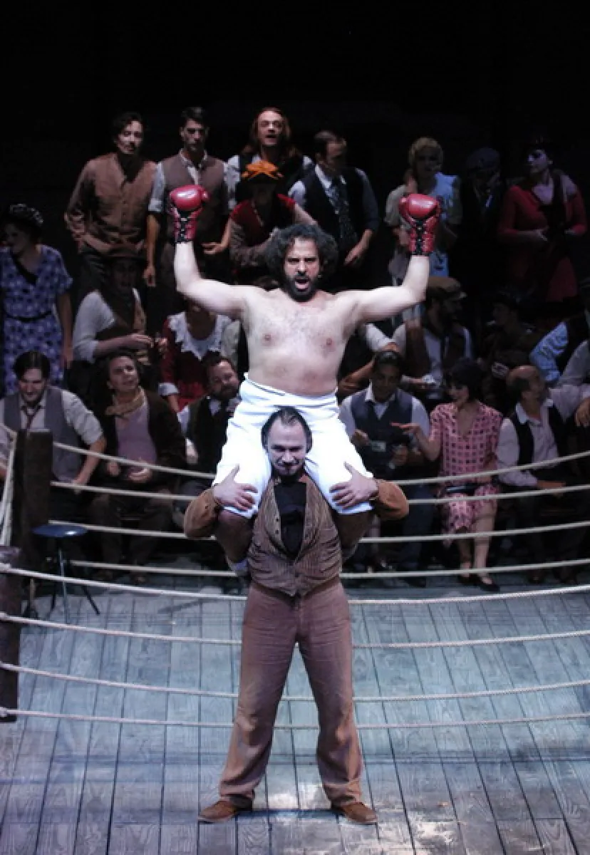 Imagen destacada de Ascenso y caída de la ciudad de Mahagonny (2007)