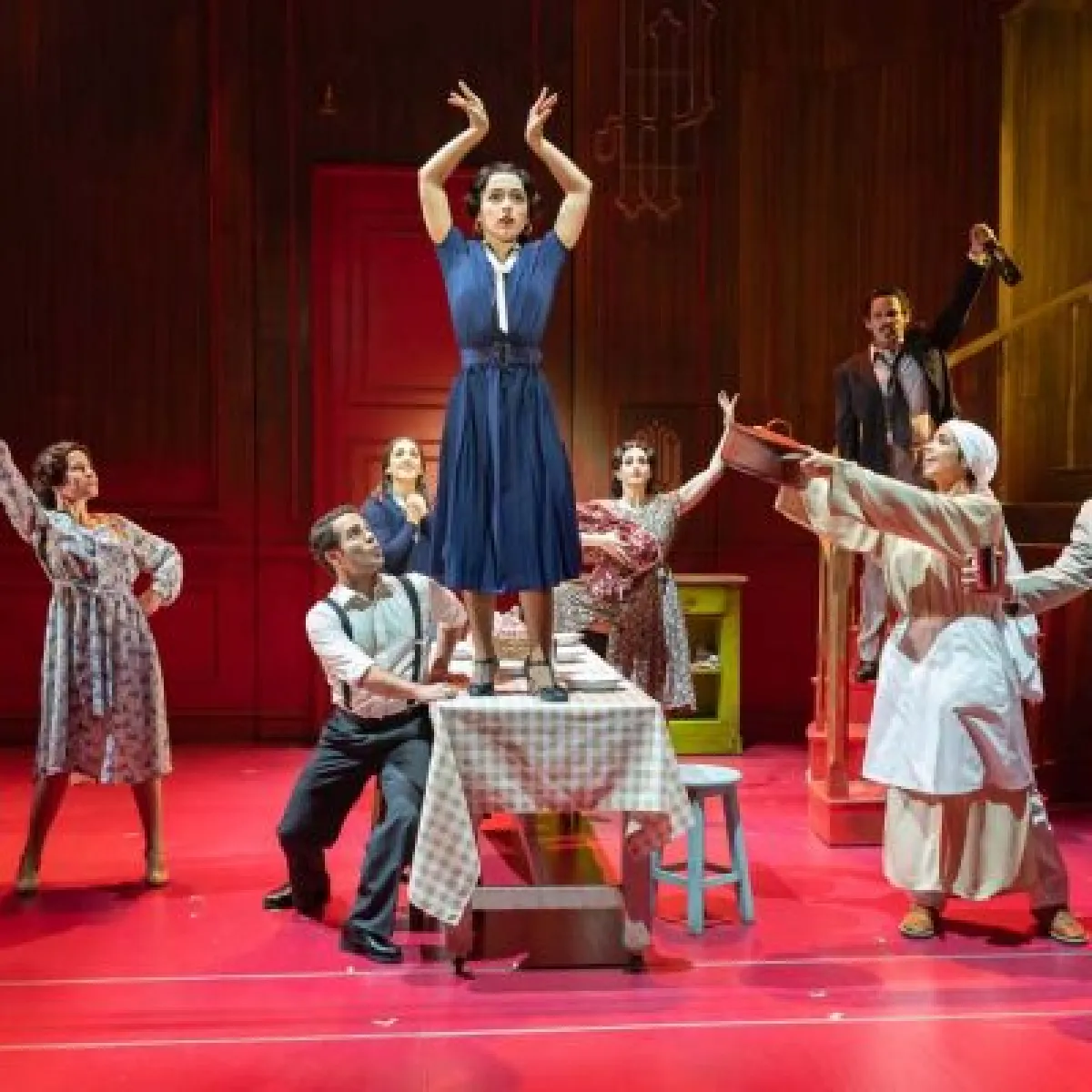 Imagen del musical El tiempo entre costuras