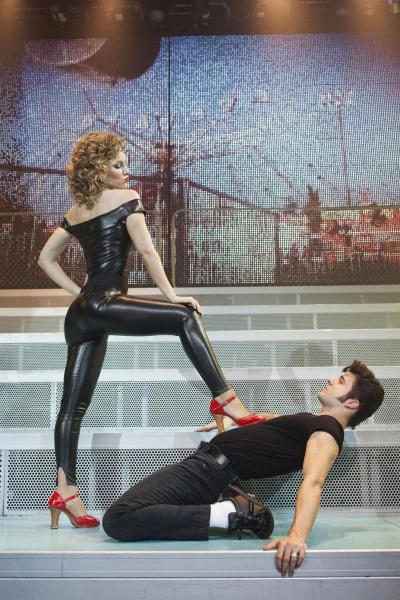 Imagen del musical Grease (2011)