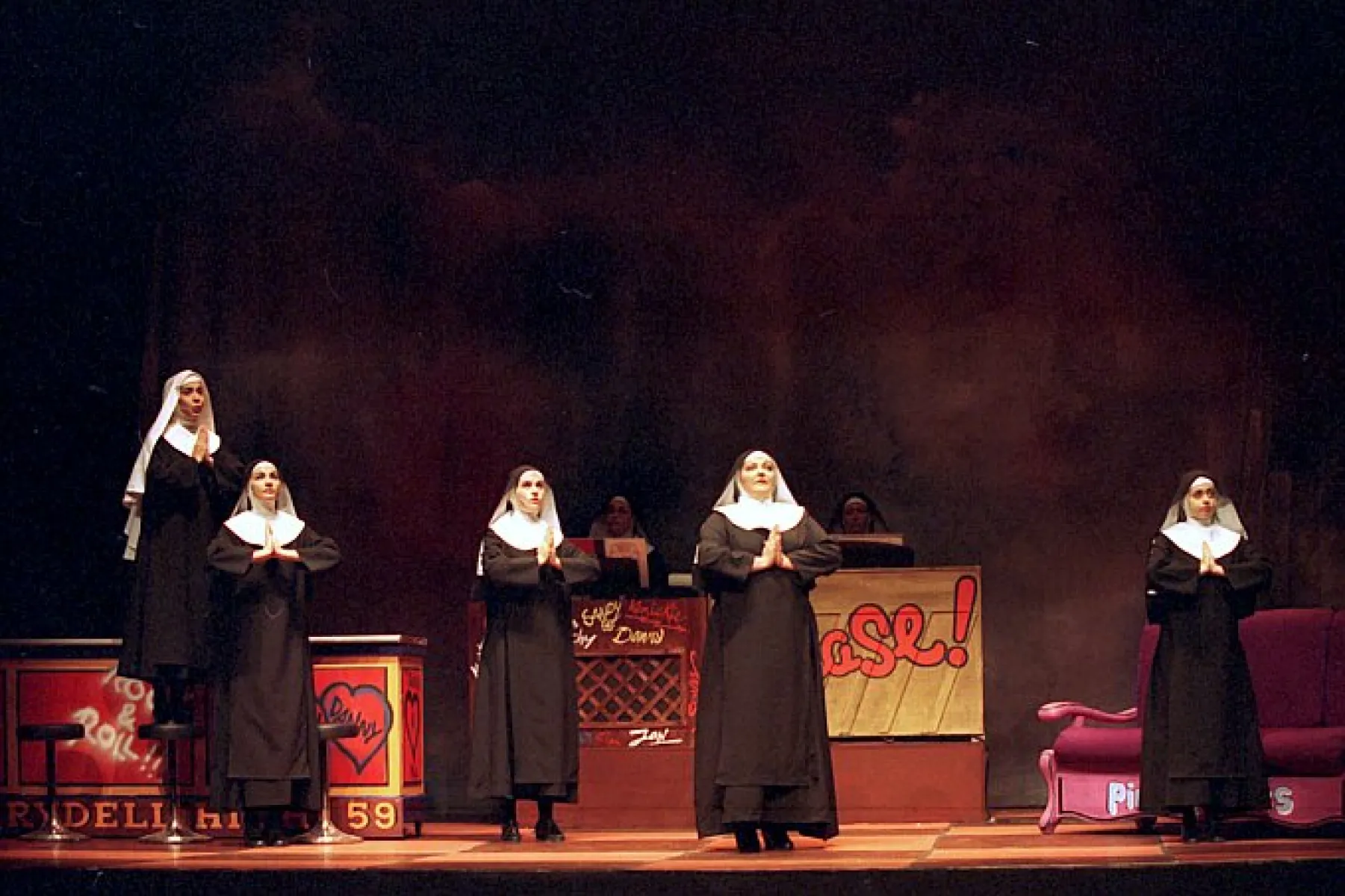Imagen del musical Monjitas (2000)