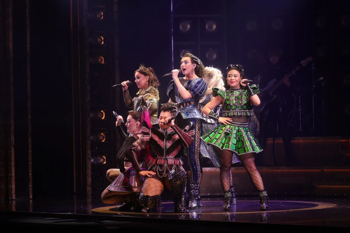 "SIX, El Musical" llega a Barcelona: Las reinas de Enrique VIII conquistan el Teatre Coliseum