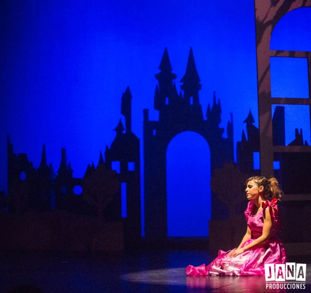 Cenicienta y zapatito de cristal (2017)