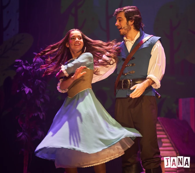 La bella durmiente y el bosque escondido