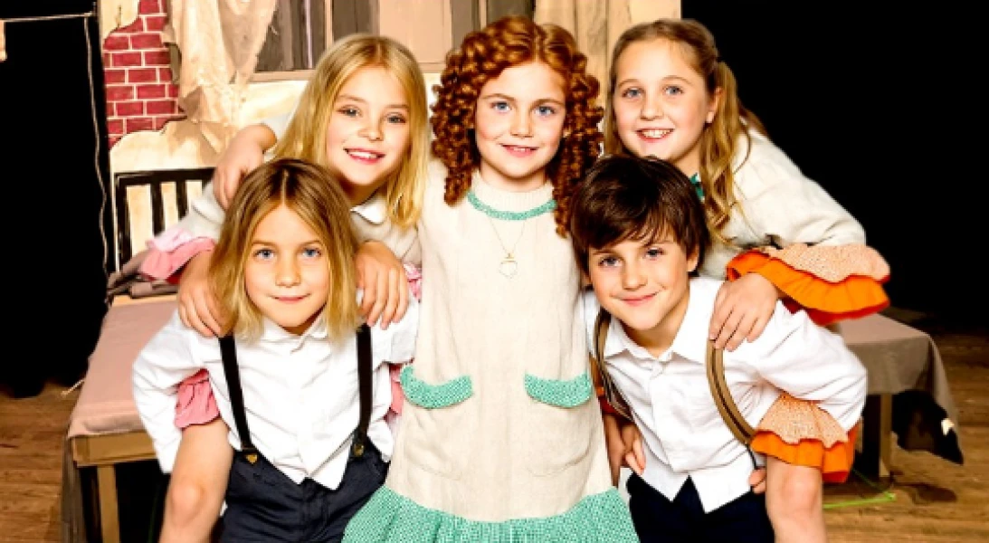 Imagen del musical Annie Jr. (2025)