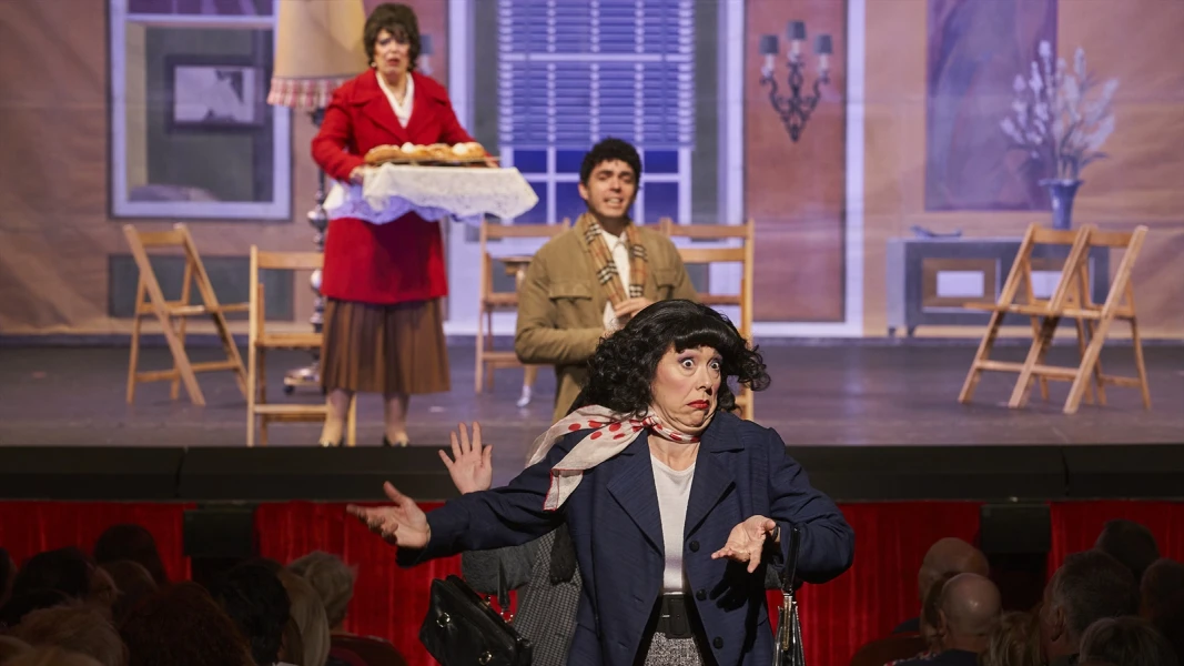 Imagen del musical L’amor venía amb taxi