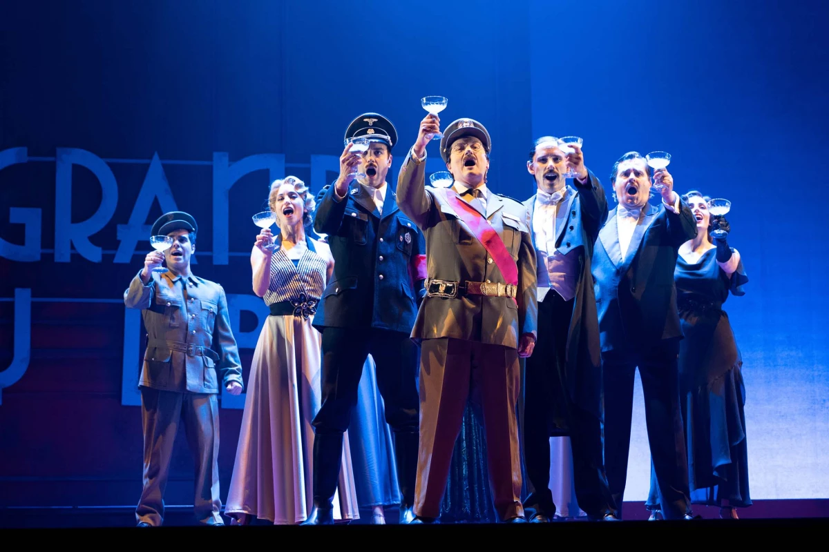 Sira Quiroga regresa a Madrid: ‘El tiempo entre costuras’ volverá al Teatro Calderón en mayo de 2026