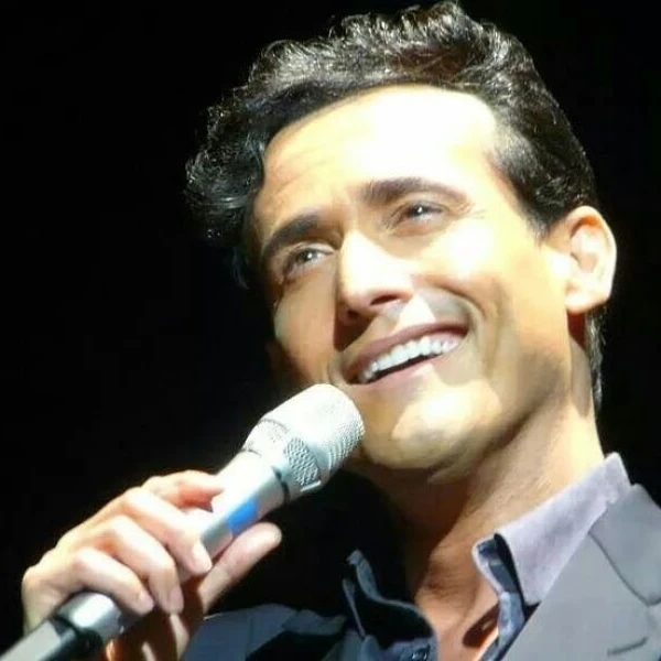 Carlos Marín