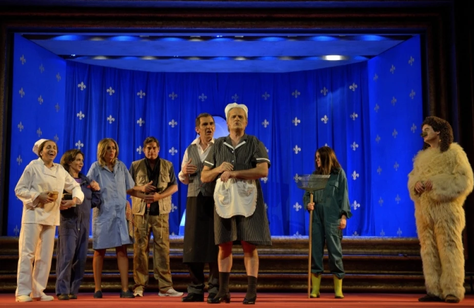 Imagen del musical La familia irreal (2012)