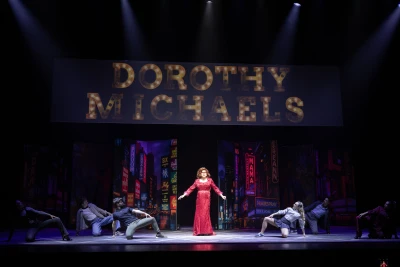¡Málaga se viste de Broadway! 'Tootsie' se estrena por todo lo alto en el Teatro del Soho CaixaBank