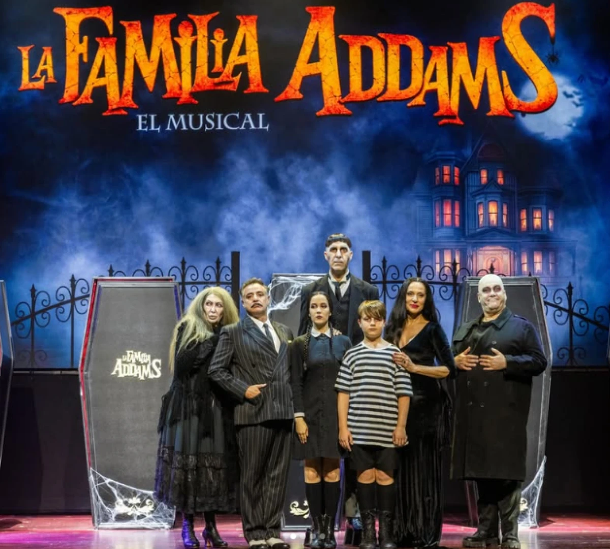 Natalia Millán, Javier Navares y Cristina Picos lideran el lúgubre y estelar reparto de ‘La Familia Addams’ en Madrid
